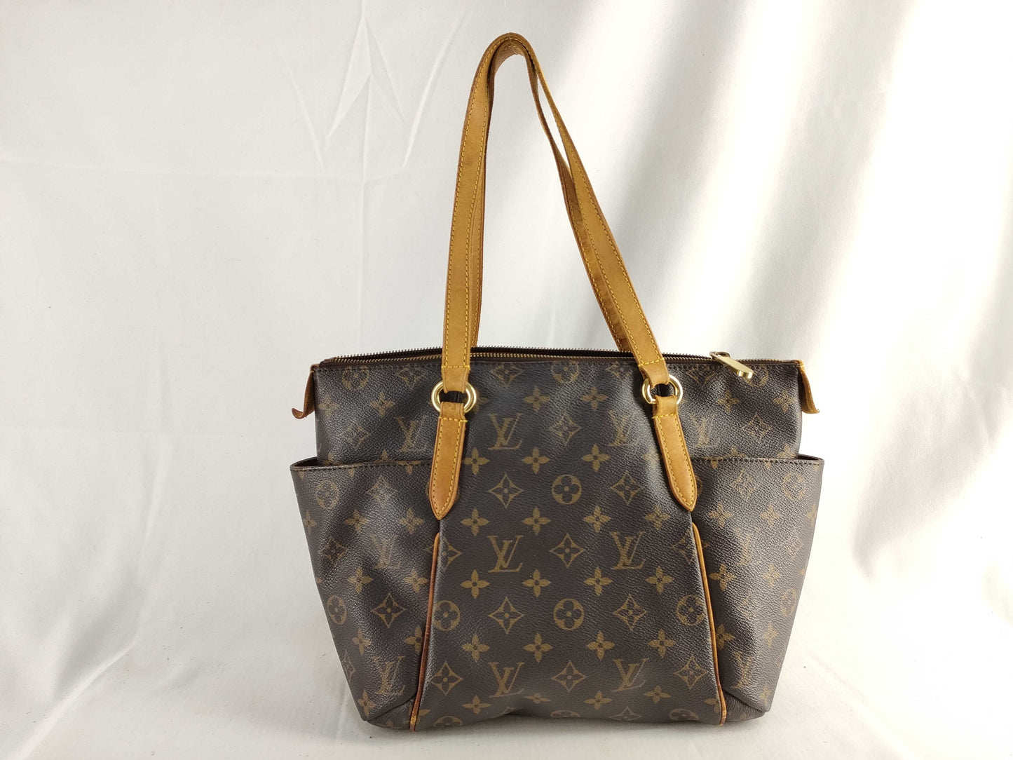 LOUIS VUITTON Monogram LV Totally Tote Bag