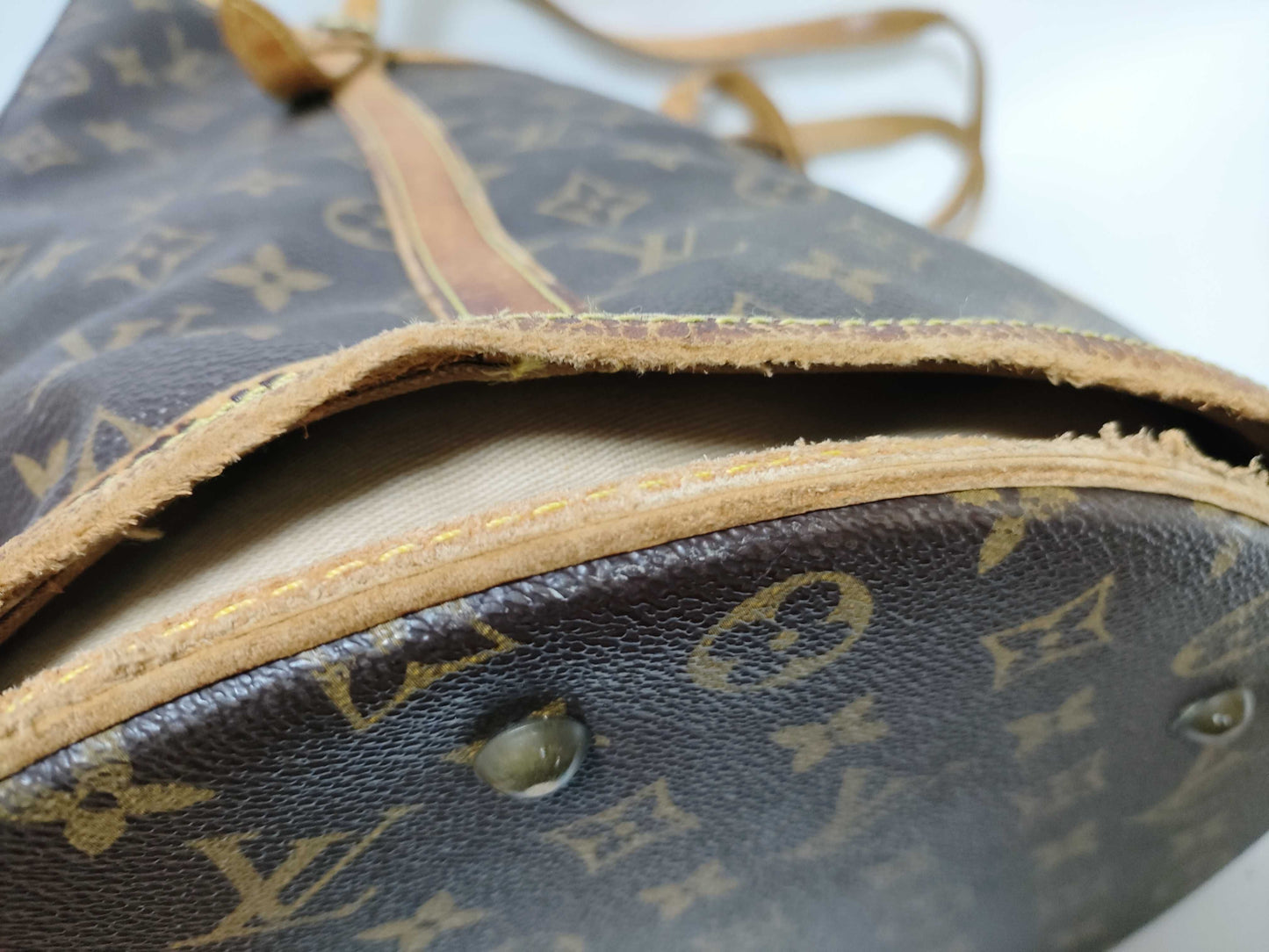 LOUIS VUITTON M42236 Monogram Monogram Vuitton Tote Bag