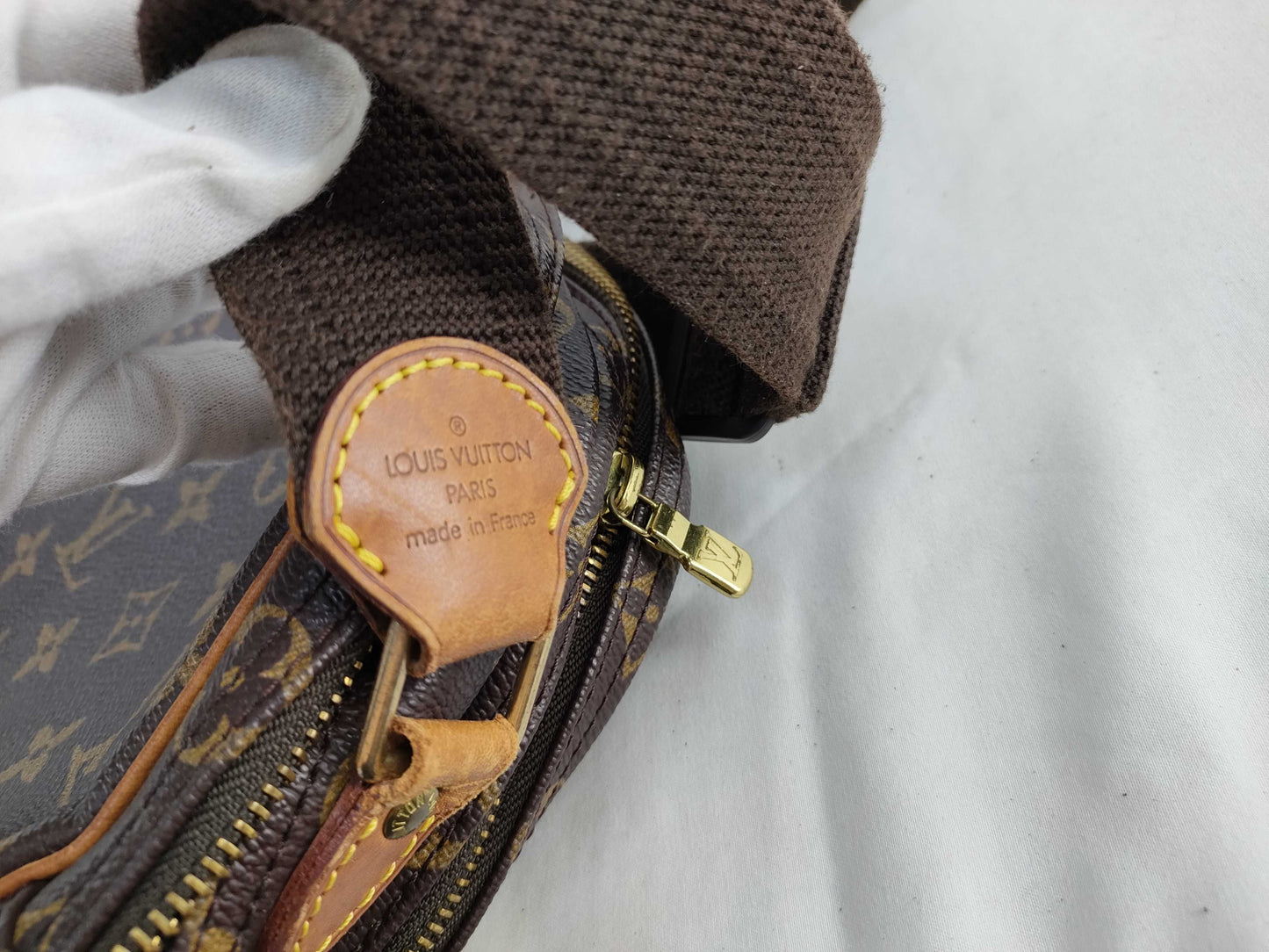 LOUIS VUITTON Monogram LV Reporter Shoulder Bag