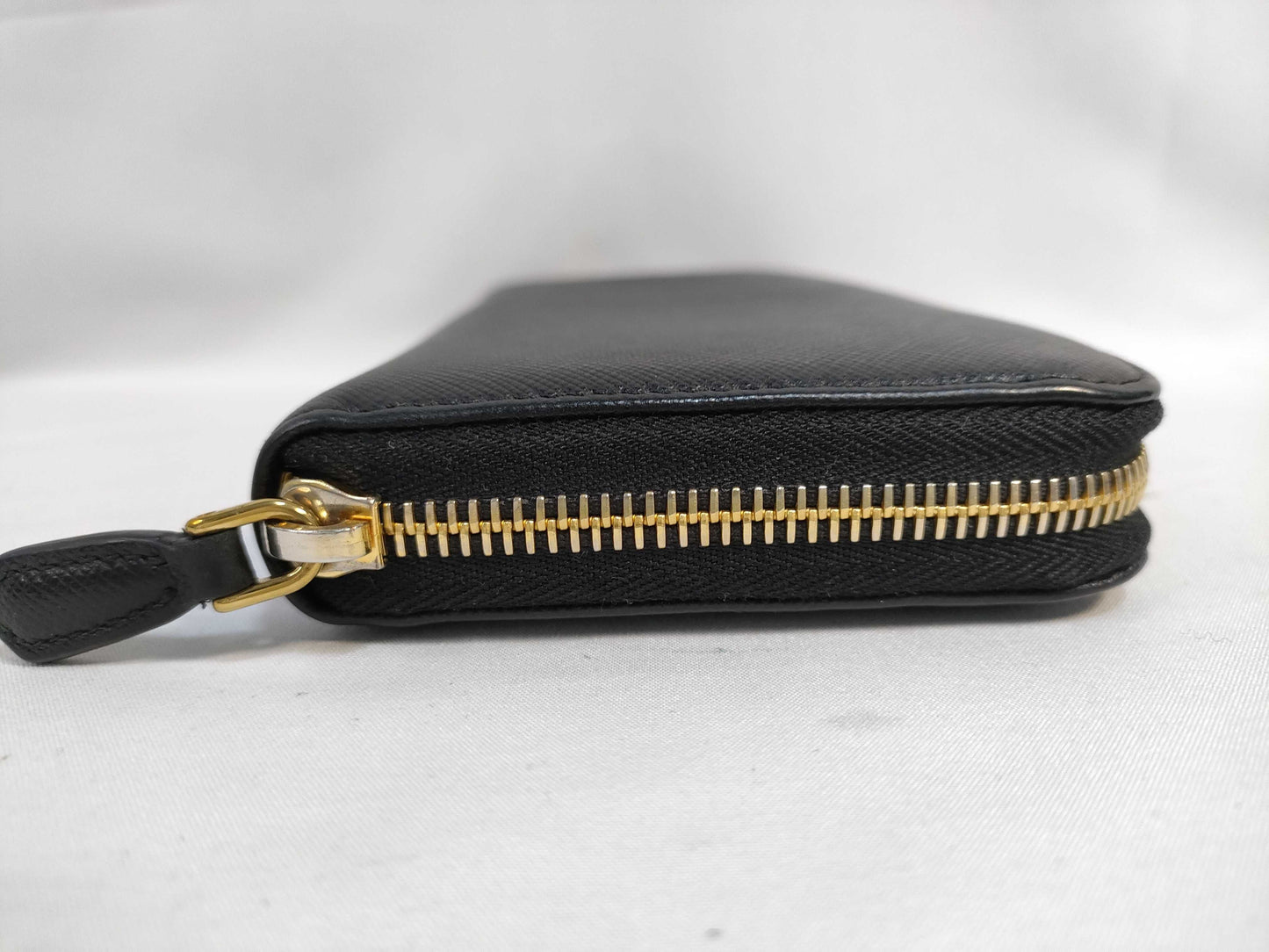 PRADA Prada long wallet with round zipper, black