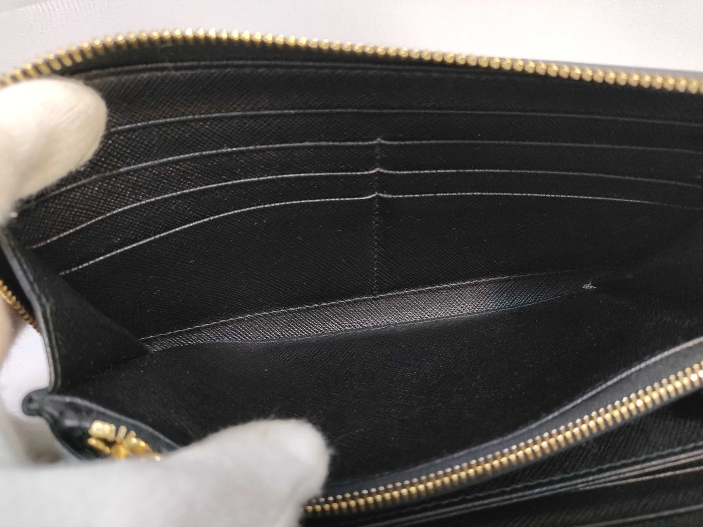 PRADA Prada long wallet with round zipper, black