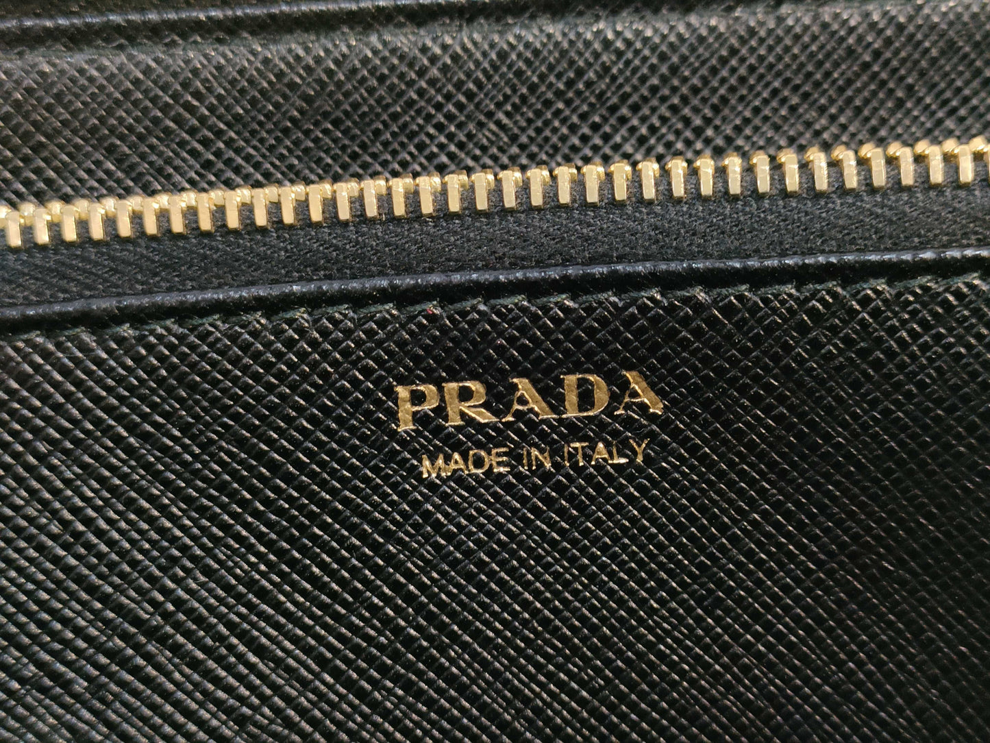 PRADA Prada long wallet with round zipper, black