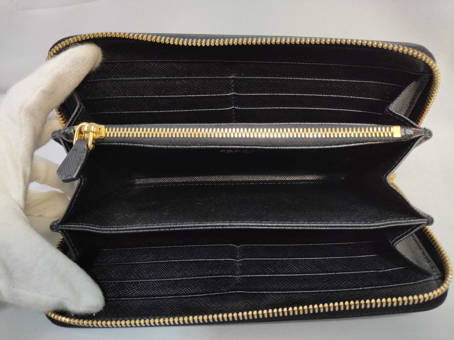 PRADA Prada long wallet with round zipper, black