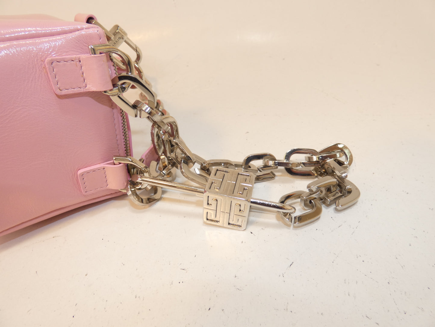 GIVENCHY logo embossed leather chain shoulder bag