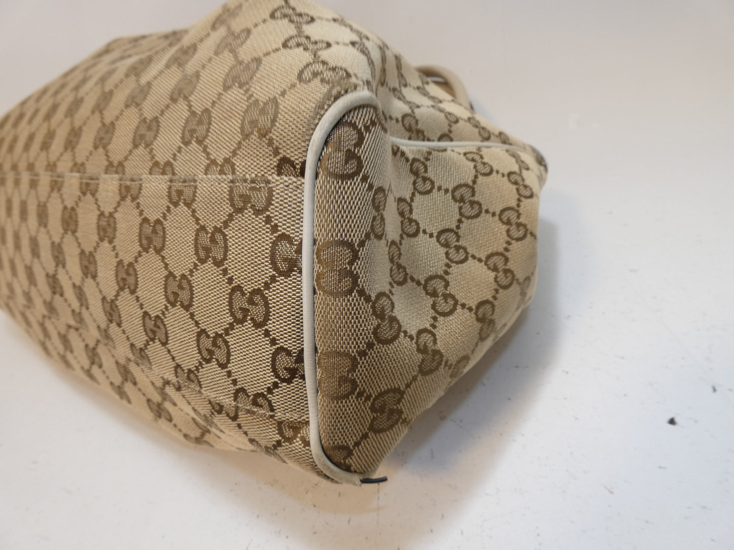 GUCCI Sukey GG Canvas Handbag