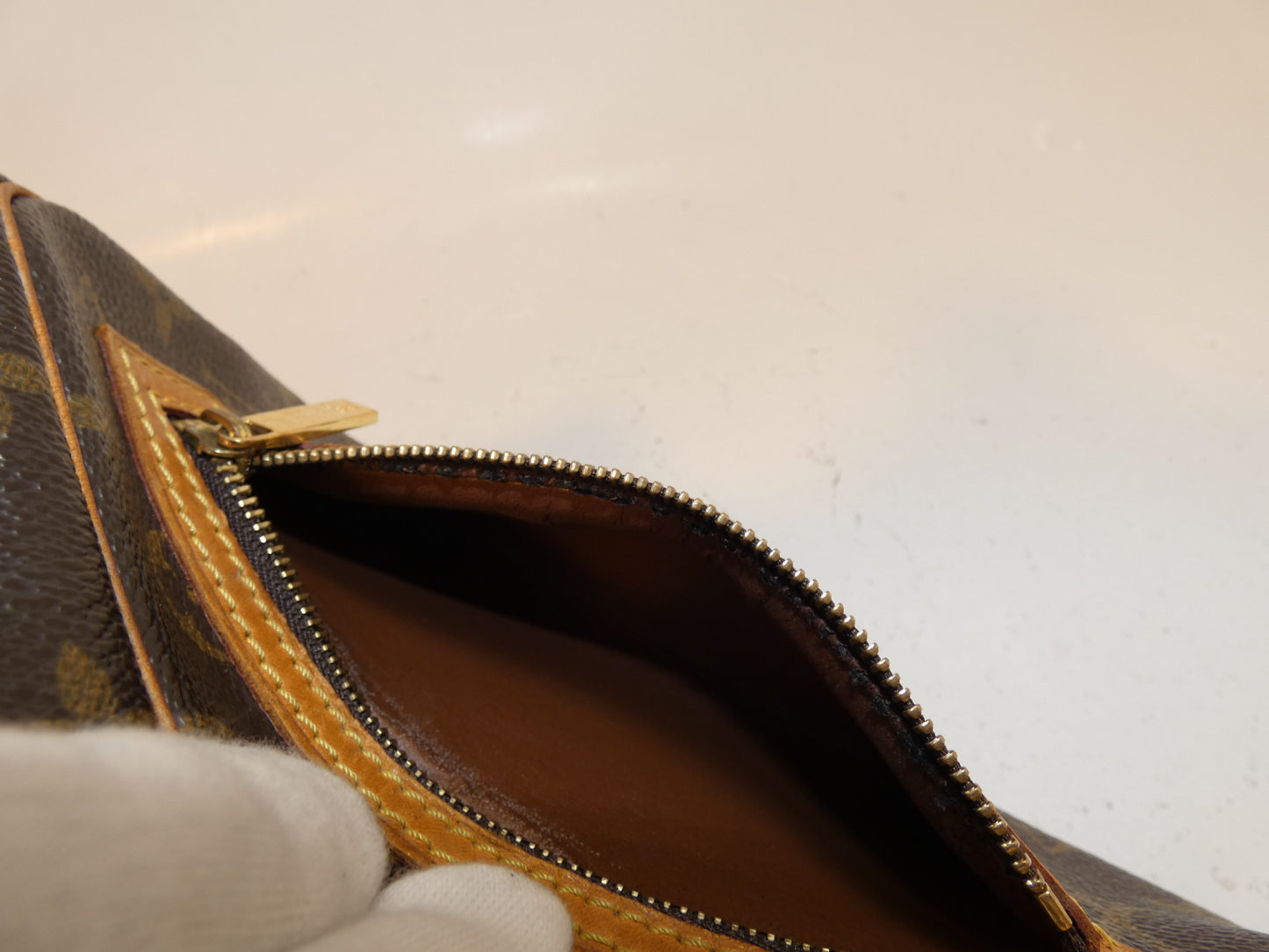 LOUIS VUITTON Pochette Cite Monogram One-Hand One-Shoulder Shoulder Bag