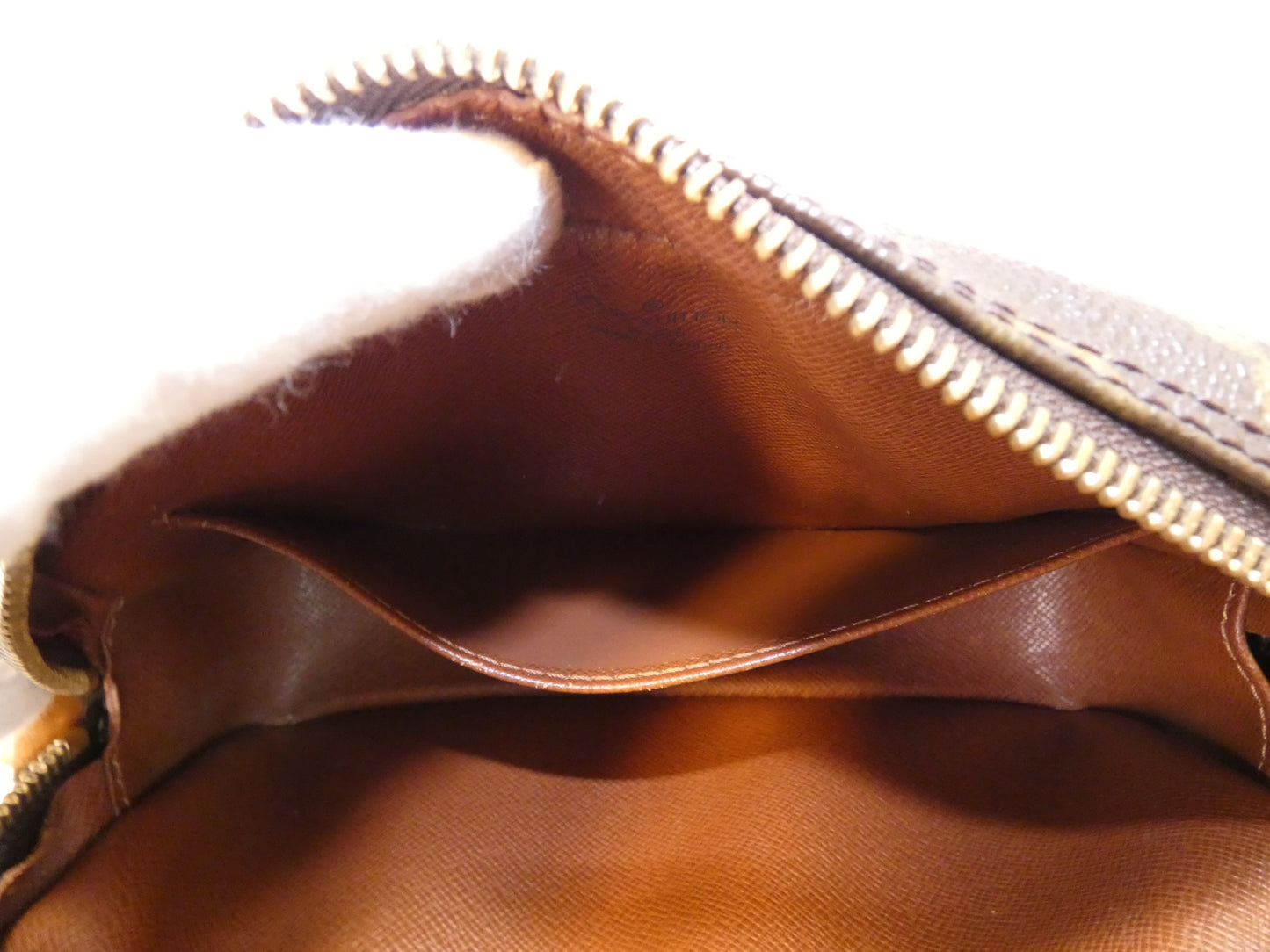LOUIS VUITTON Pochette Cite Monogram One-Hand One-Shoulder Shoulder Bag