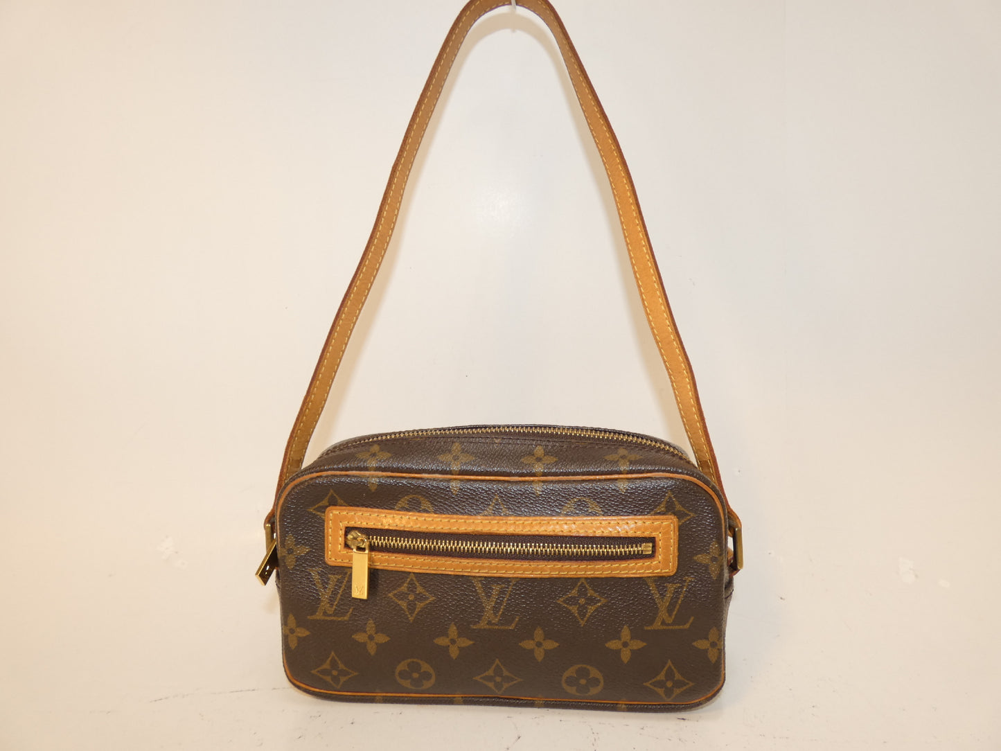 LOUIS VUITTON Pochette Cite Monogram One-Hand One-Shoulder Shoulder Bag
