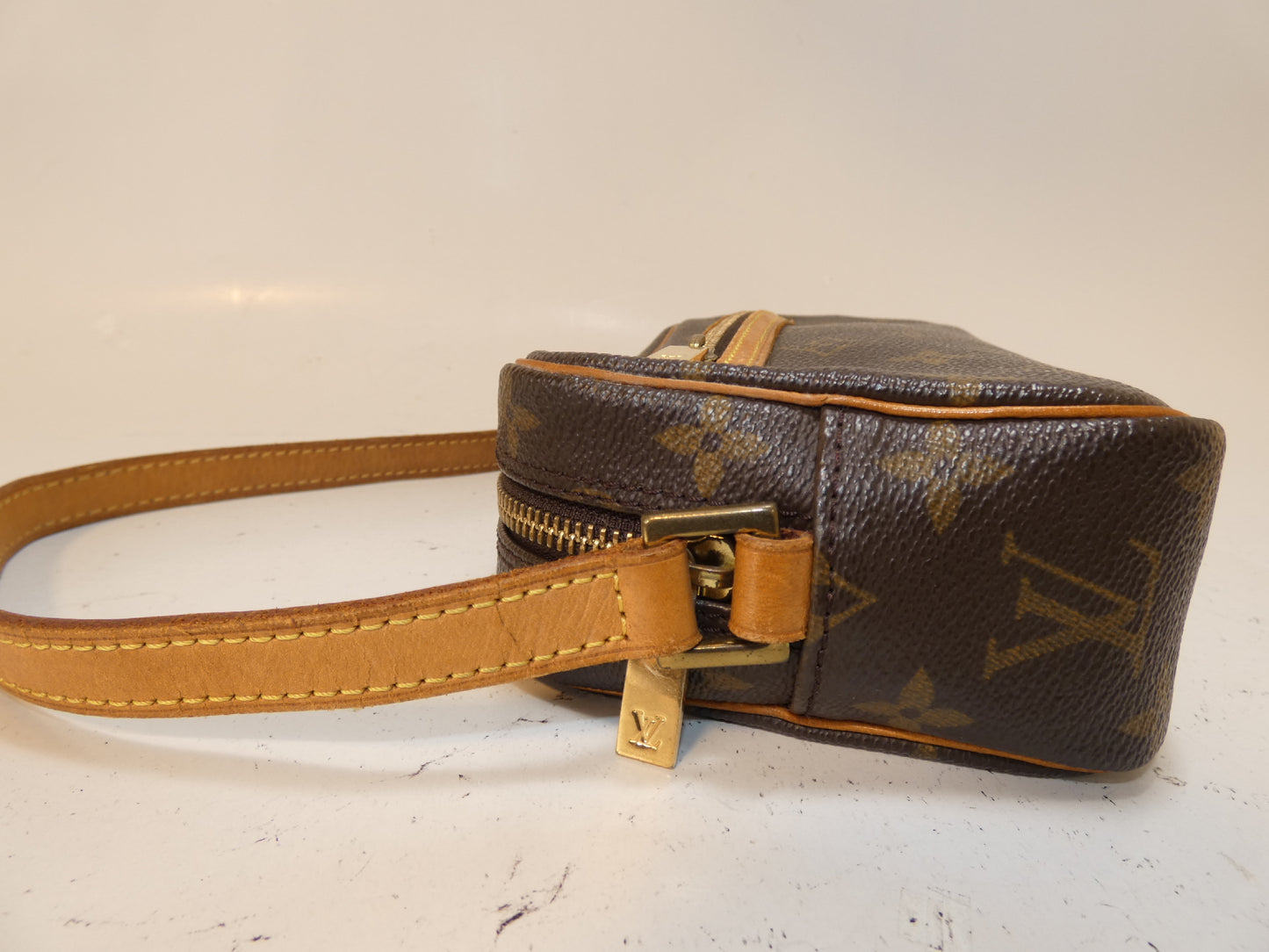 LOUIS VUITTON Pochette Cite Monogram One-Hand One-Shoulder Shoulder Bag