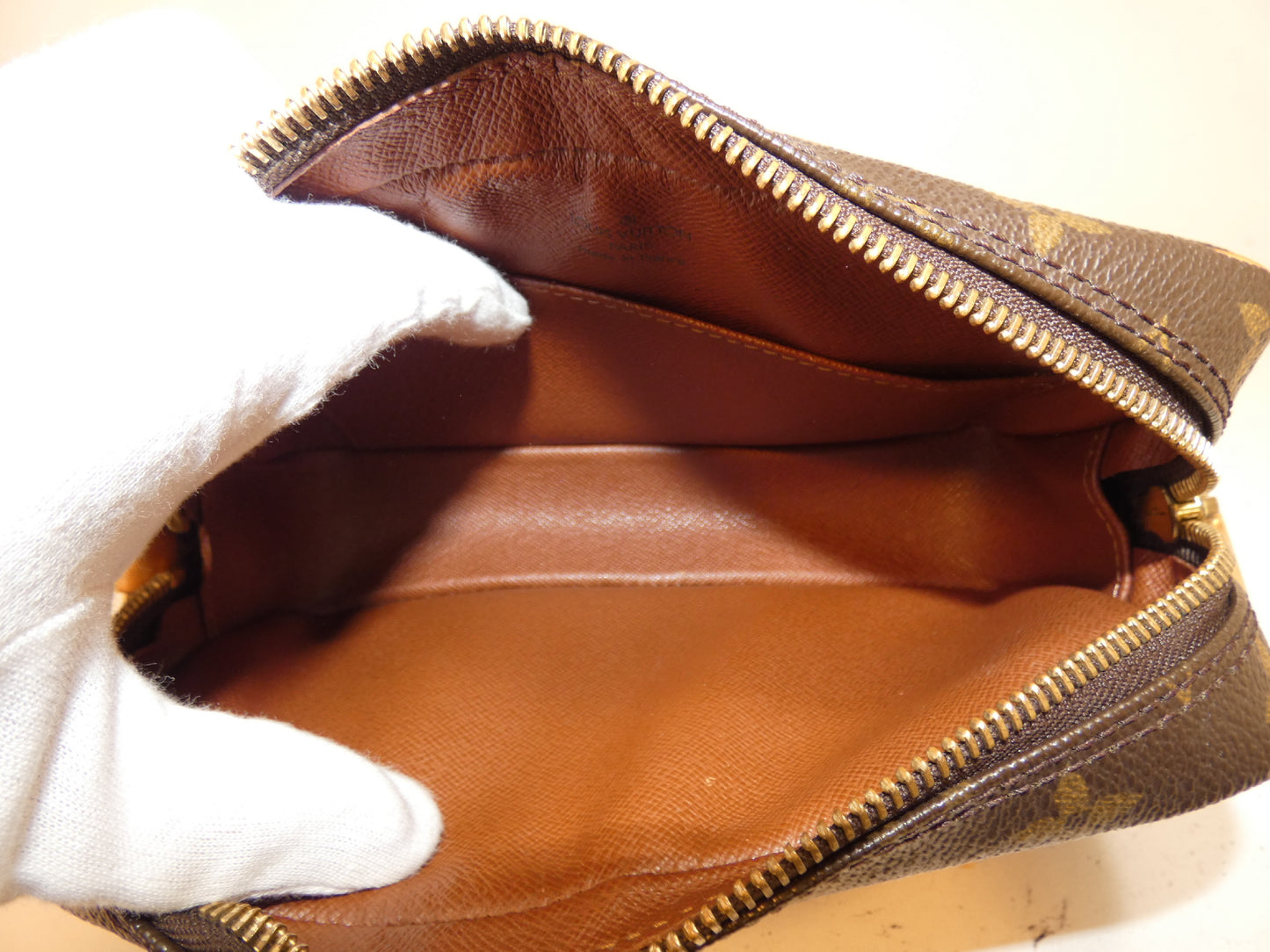 LOUIS VUITTON Pochette Cite Monogram One-Hand One-Shoulder Shoulder Bag