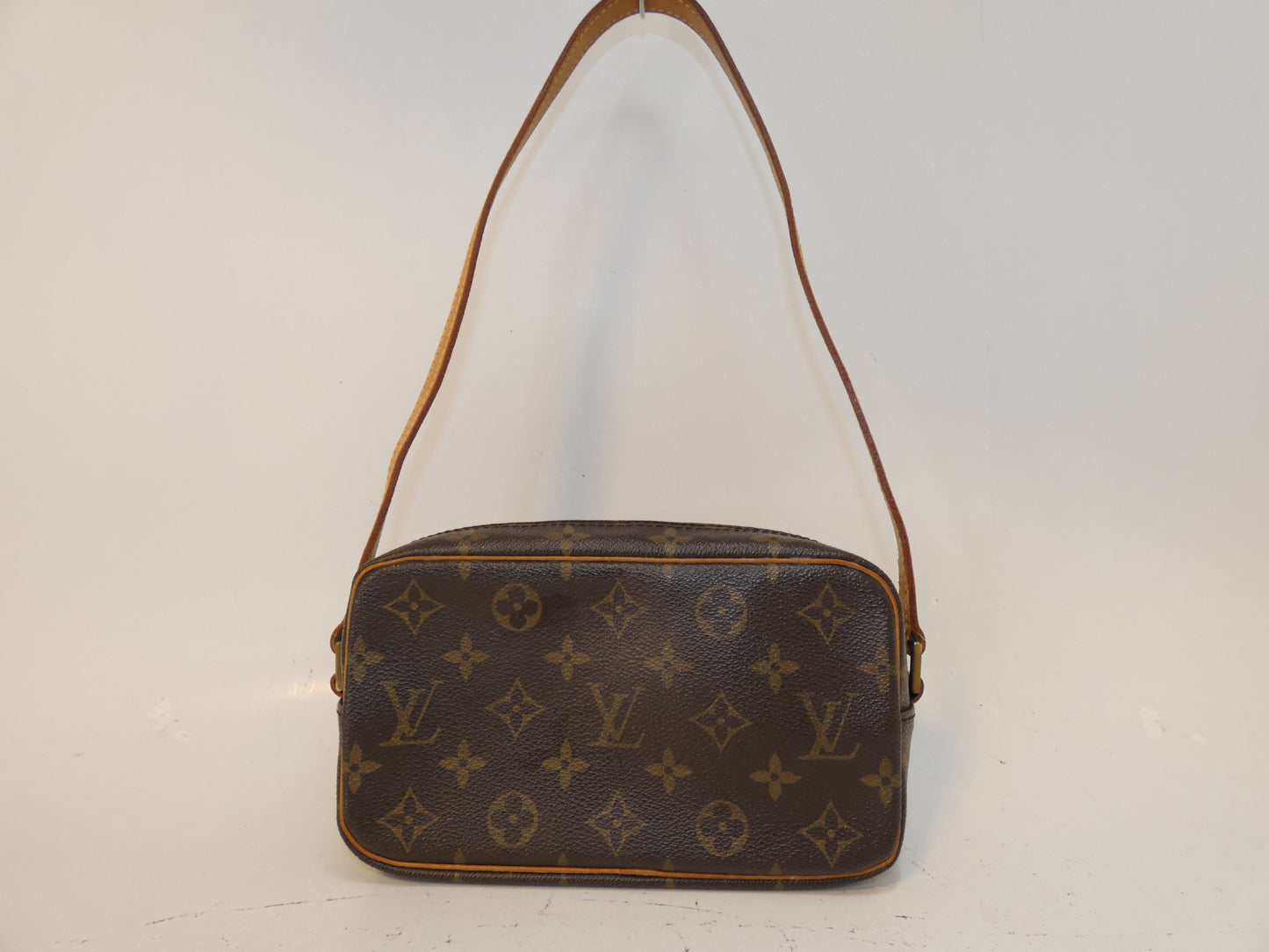 LOUIS VUITTON Pochette Cite Monogram One-Hand One-Shoulder Shoulder Bag