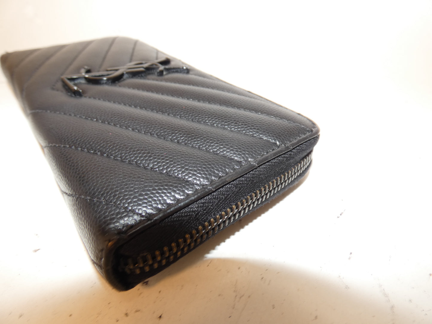 Yves Saint Laurent Front Logo V-Stitch Leather Black Round Zip Long Wallet