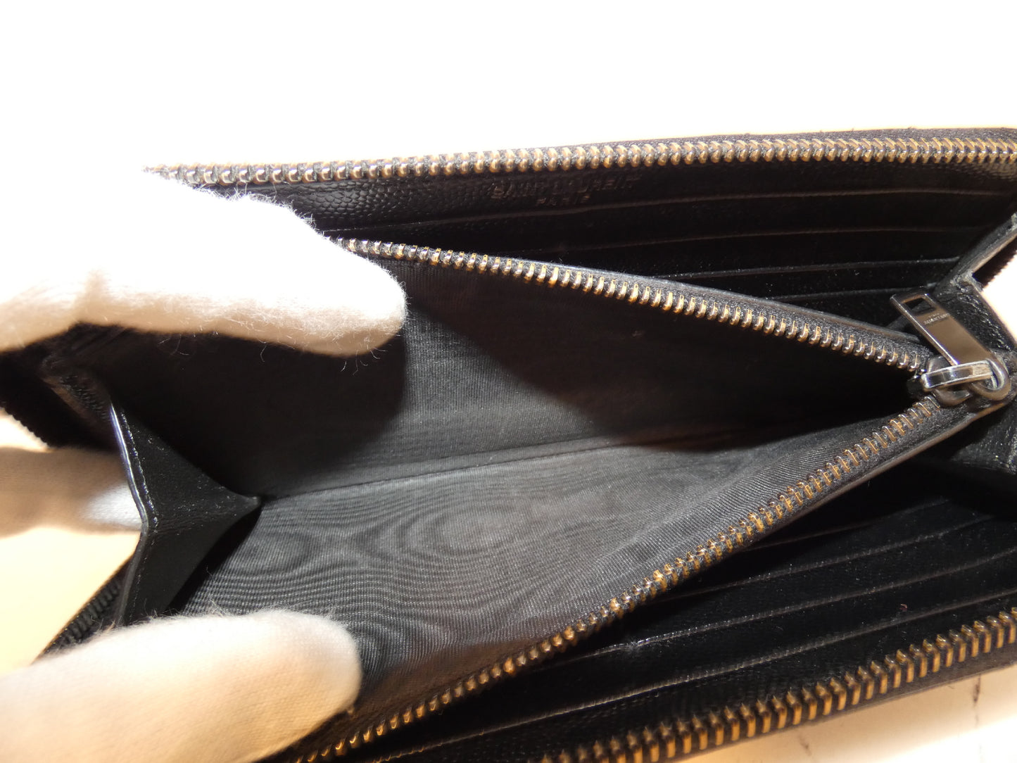 Yves Saint Laurent Front Logo V-Stitch Leather Black Round Zip Long Wallet