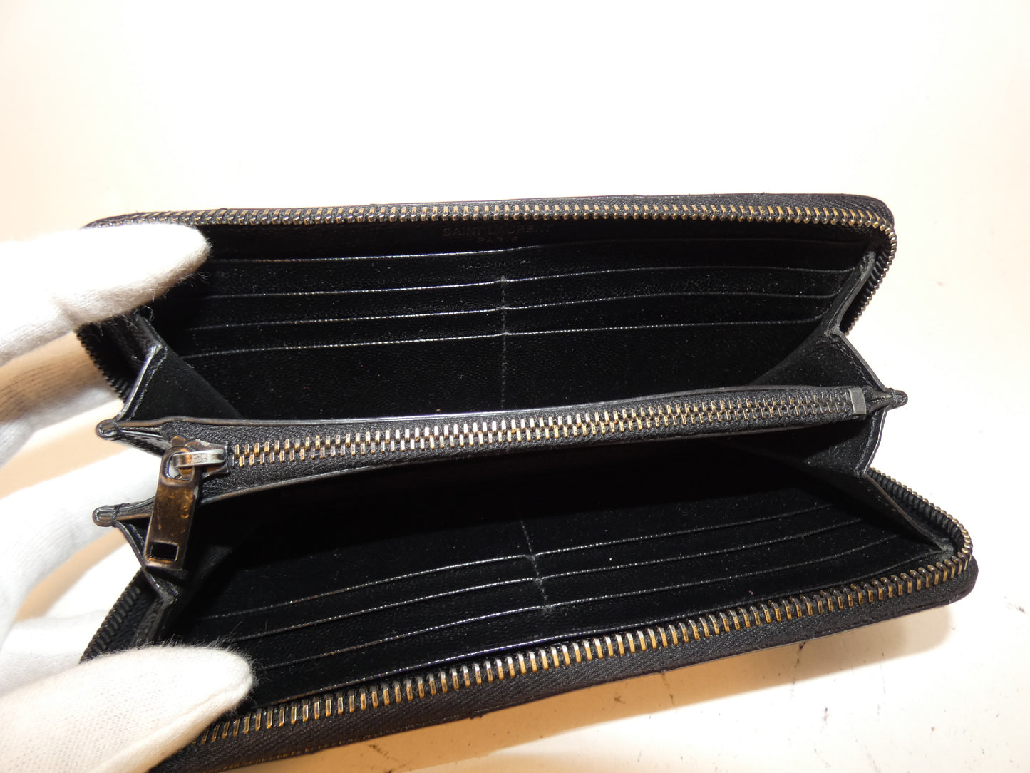 Yves Saint Laurent Front Logo V-Stitch Leather Black Round Zip Long Wallet