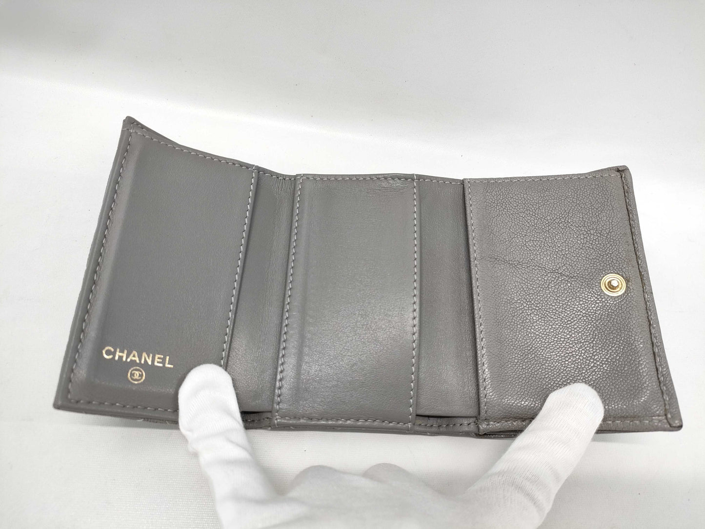 CHANEL Boy Chanel Compact Wallet, Caviar Skin, Gray, Gold Hardware, A84433, 26th Series