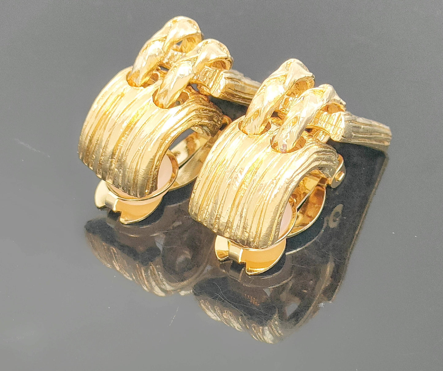 Yves Saint Laurent Yves Saint Laurent Gold-Colored Swing Plate Earrings 23.9g