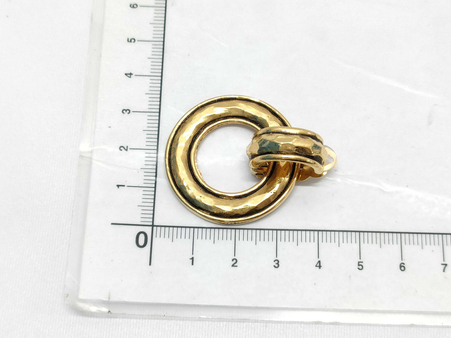 CHANEL Round Earrings with Rice