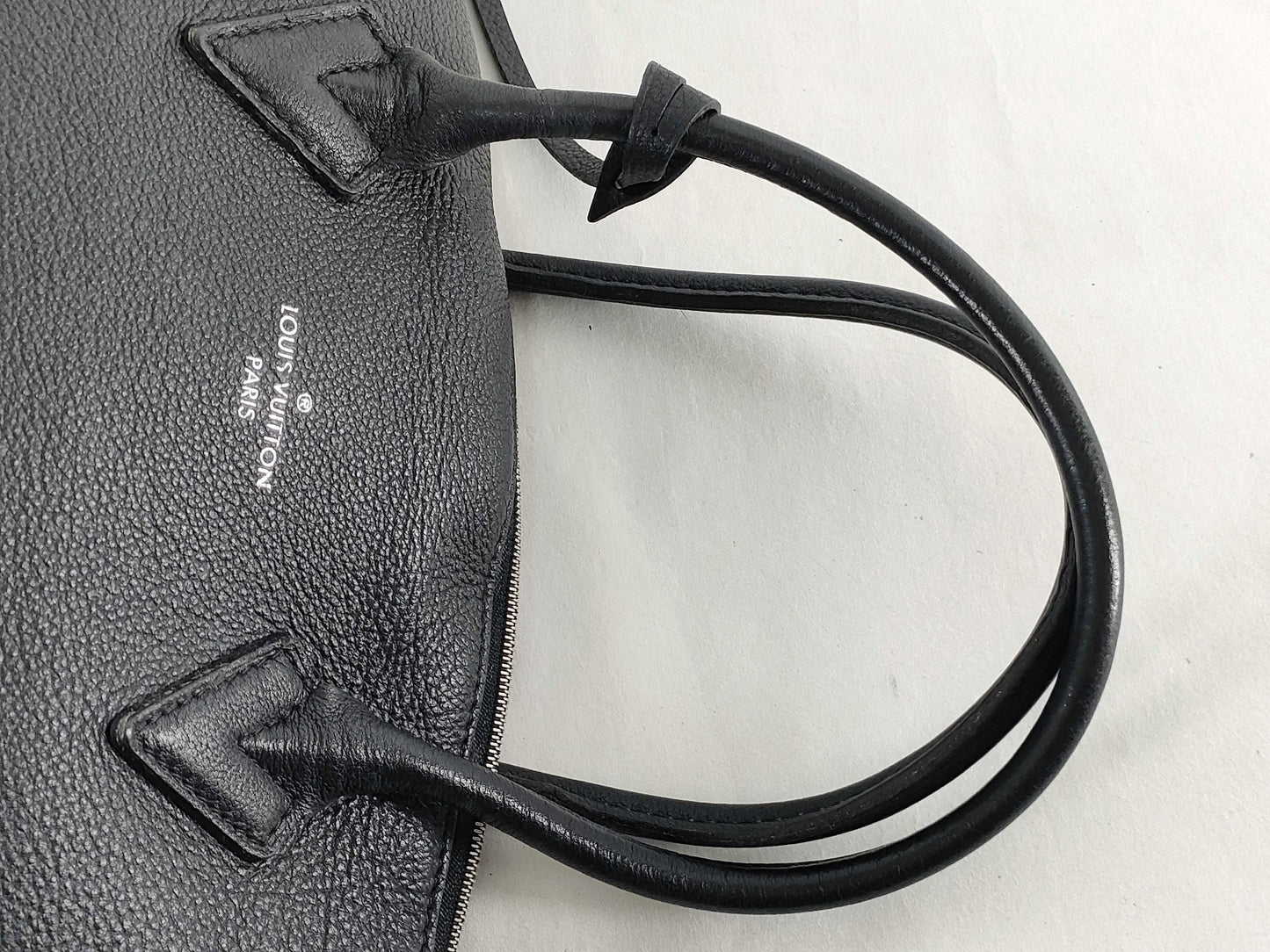 LOUIS VUITTON M94592 Parnassus Lockit MM M94592 AH2114 Black Handbag