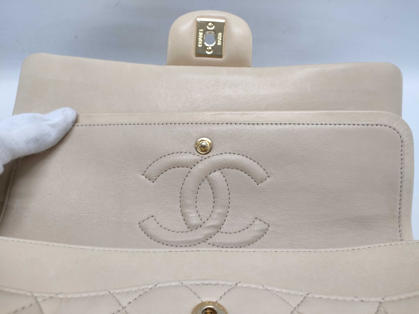 CHANEL Matelasse Classic Handbag 25, Lambskin, Cream