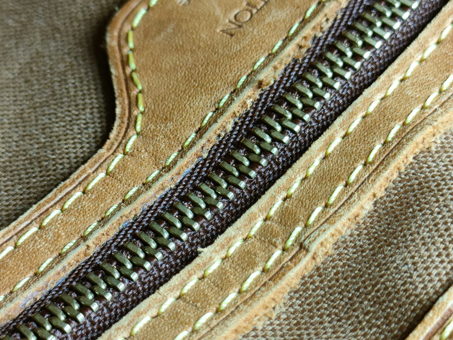 LOUIS VUITTON M51170 Monogram Louis Vuitton Vavin GM Shoulder Bag