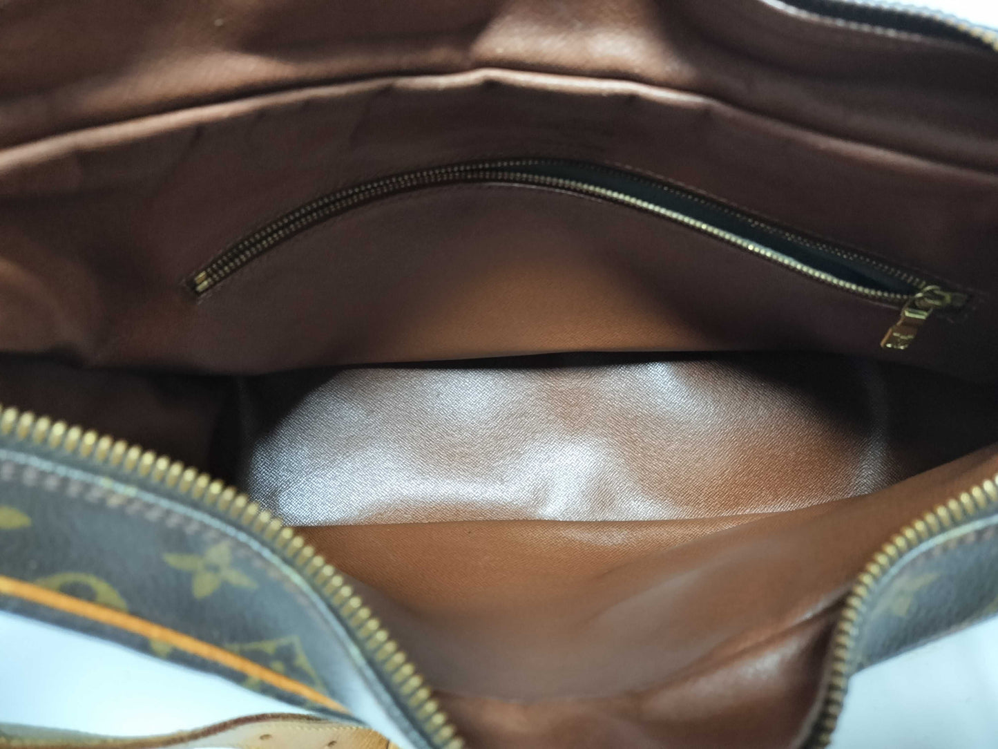 LOUIS VUITTON M51260 Monogram Louis Vuitton Boulogne 35 Shoulder Bag