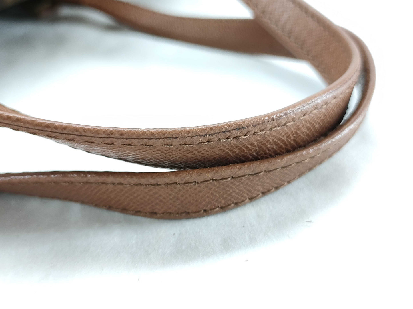 LOUIS VUITTON M51365 Monogram Louis Vuitton Papillon 30 Handbag