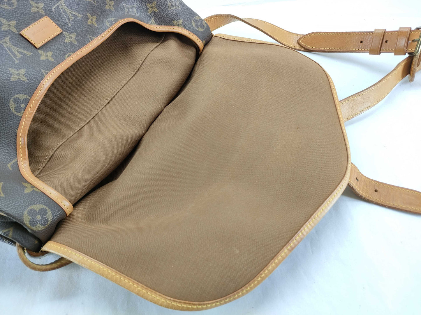 LOUIS VUITTON M42254 Monogram Louis Vuitton Saumur 35 Shoulder Bag