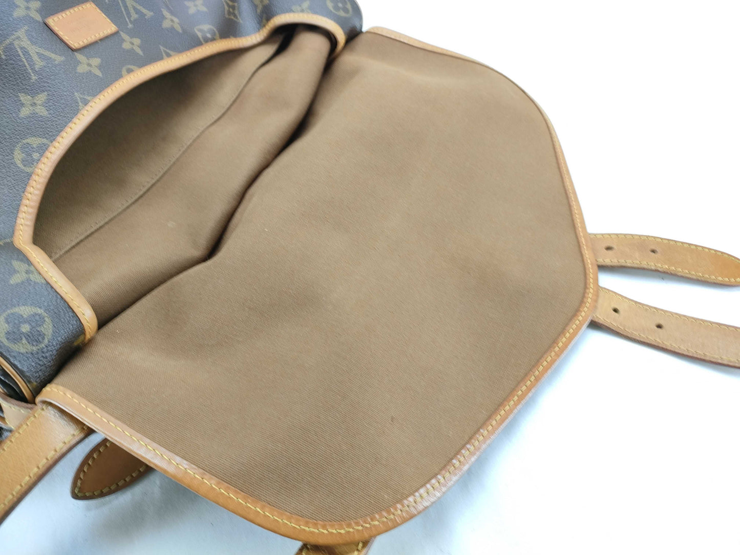 LOUIS VUITTON M42254 Monogram Louis Vuitton Saumur 35 Shoulder Bag