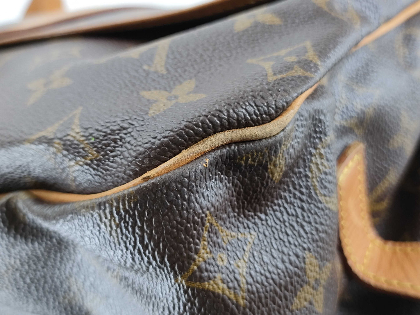 LOUIS VUITTON M42254 Monogram Louis Vuitton Saumur 35 Shoulder Bag