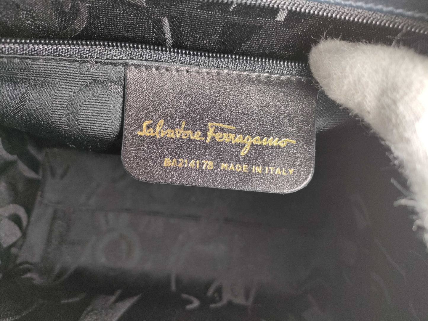Salvatore Ferragamo Vara Ribbon Leather Handbag, BA21 4178, Black