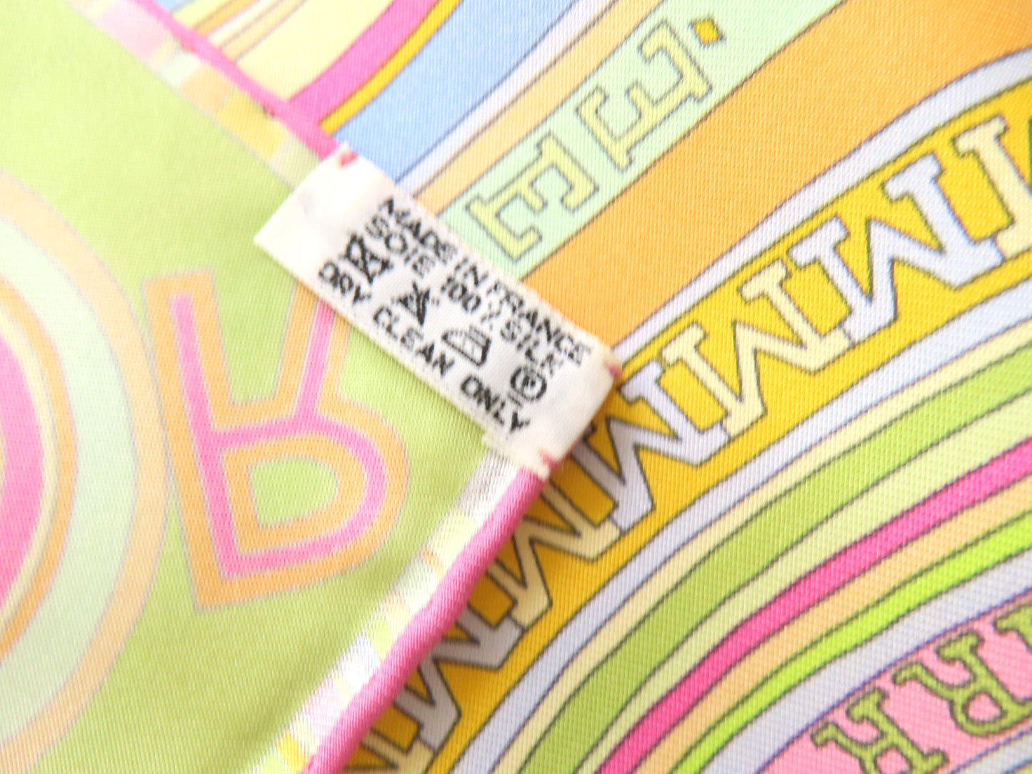 HERMES Carré 40 FRANCE PARIS FBG 24 Scarf 100% Silk Multicolor Scarf
