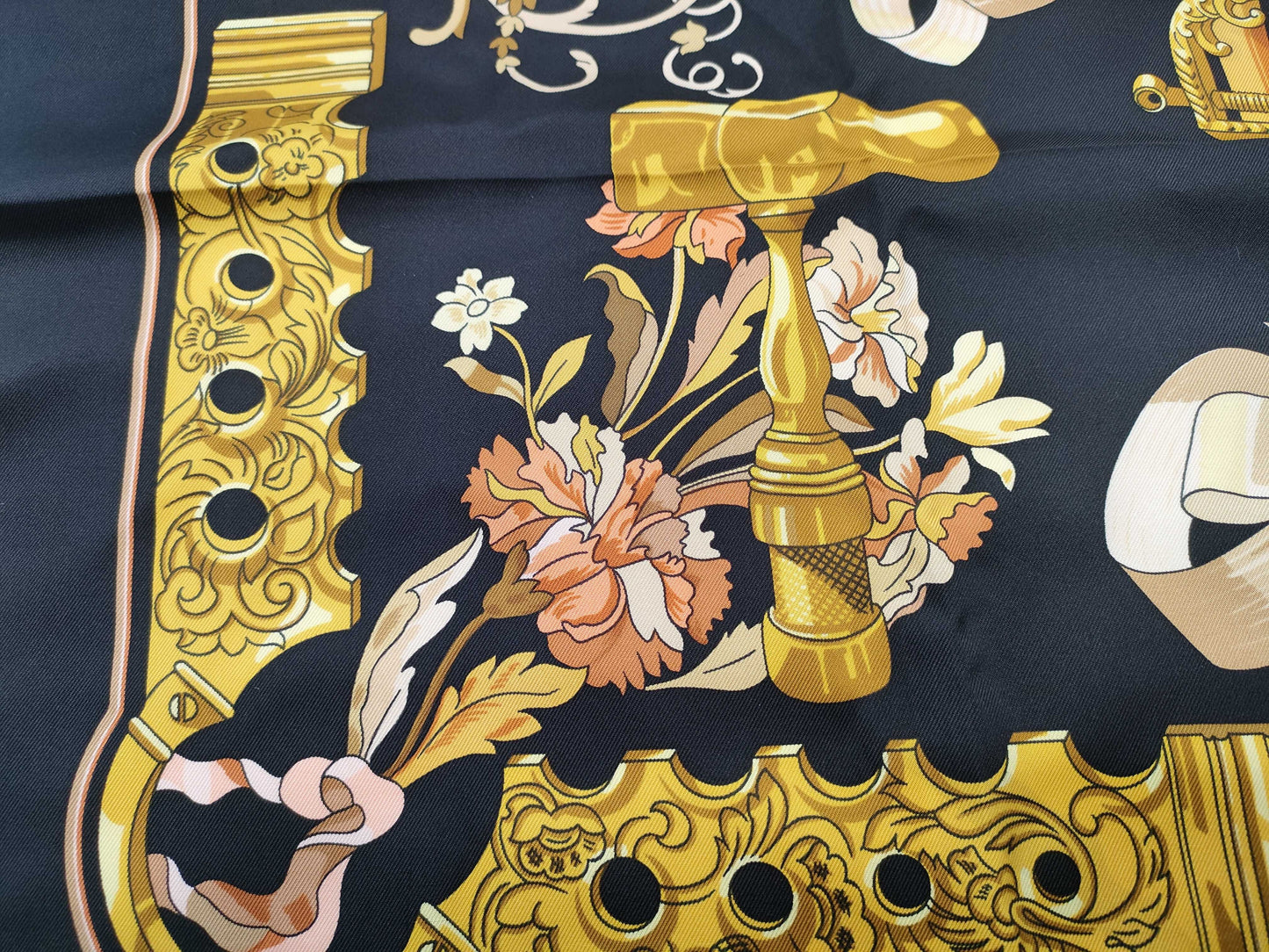 HERMES Carre 90 Sawdust Other Accessories