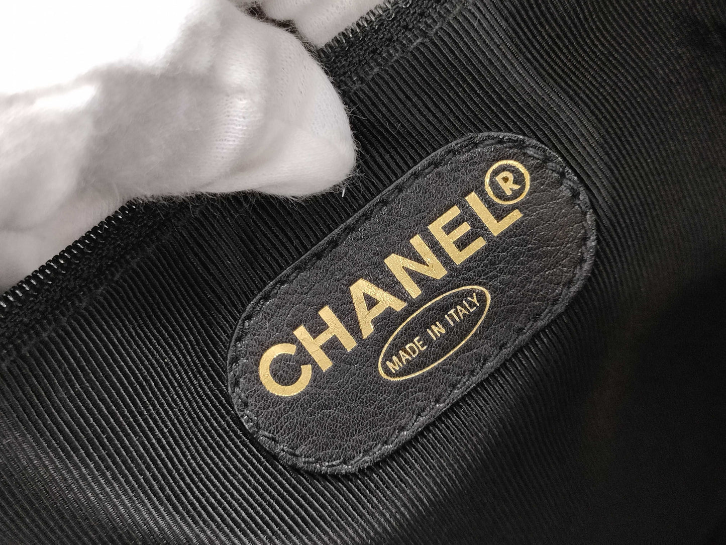 CHANEL Chanel enamel chain shoulder bag
