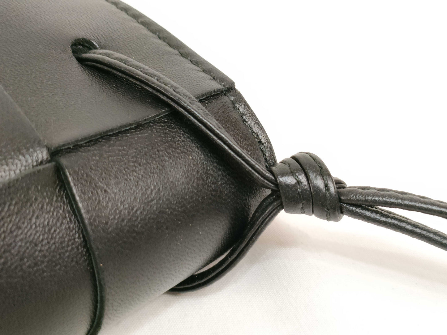 BOTTEGA VENETA Intrecciato Bottega Veneta Maxi Intrecciato Cassette Mini Crossbody Bag Shoulder Bag Black