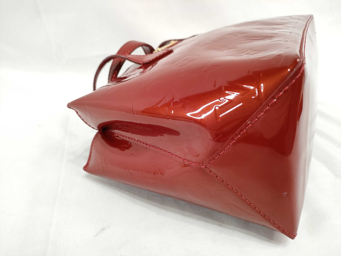 LOUIS VUITTON M 93642 Vernis Wilshire PM Pomme d'Amour M93642 Handbag