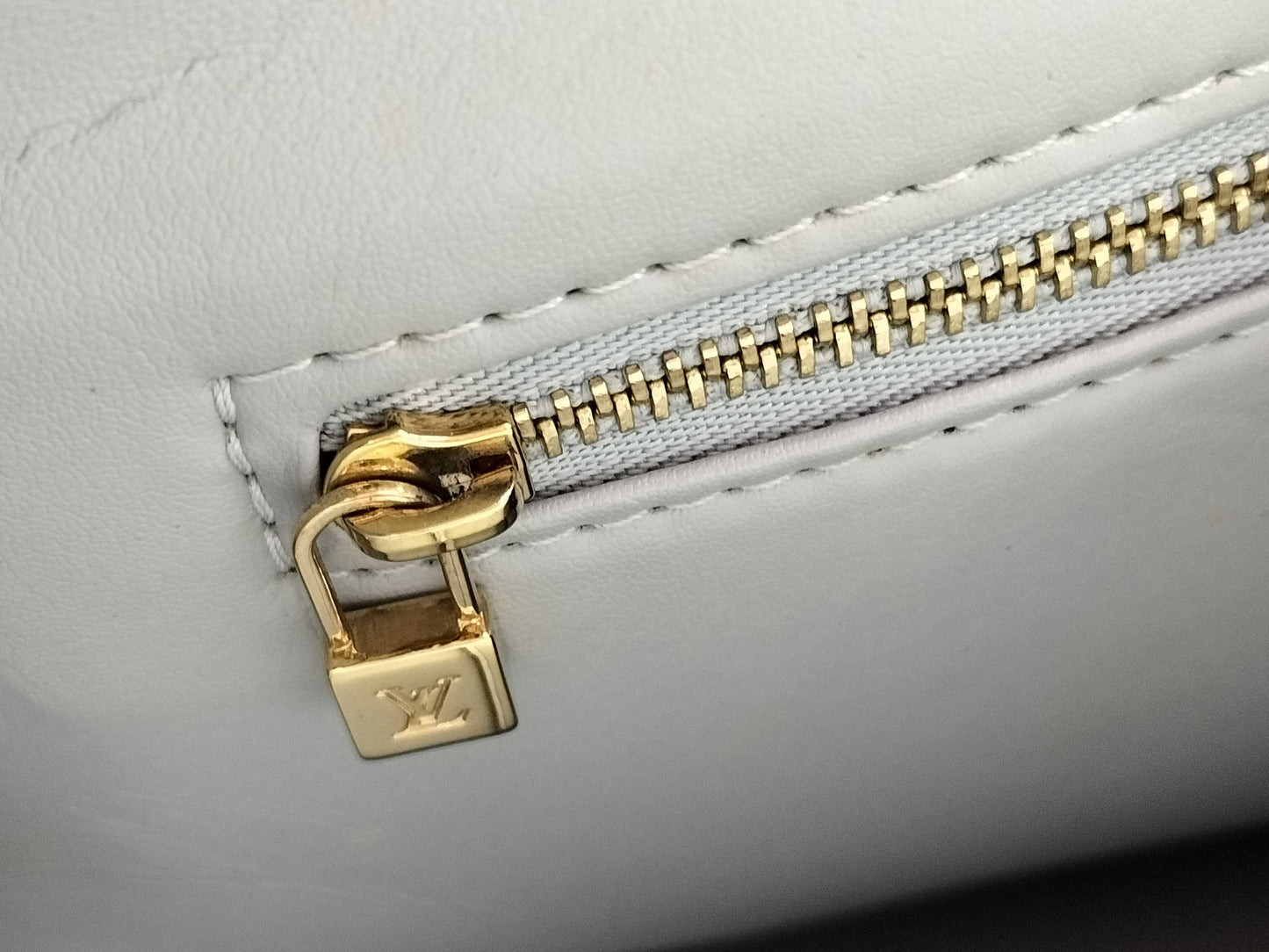 LOUIS VUITTON Vernis Louis Vuitton Vernis Houston Tote Bag Handbag
