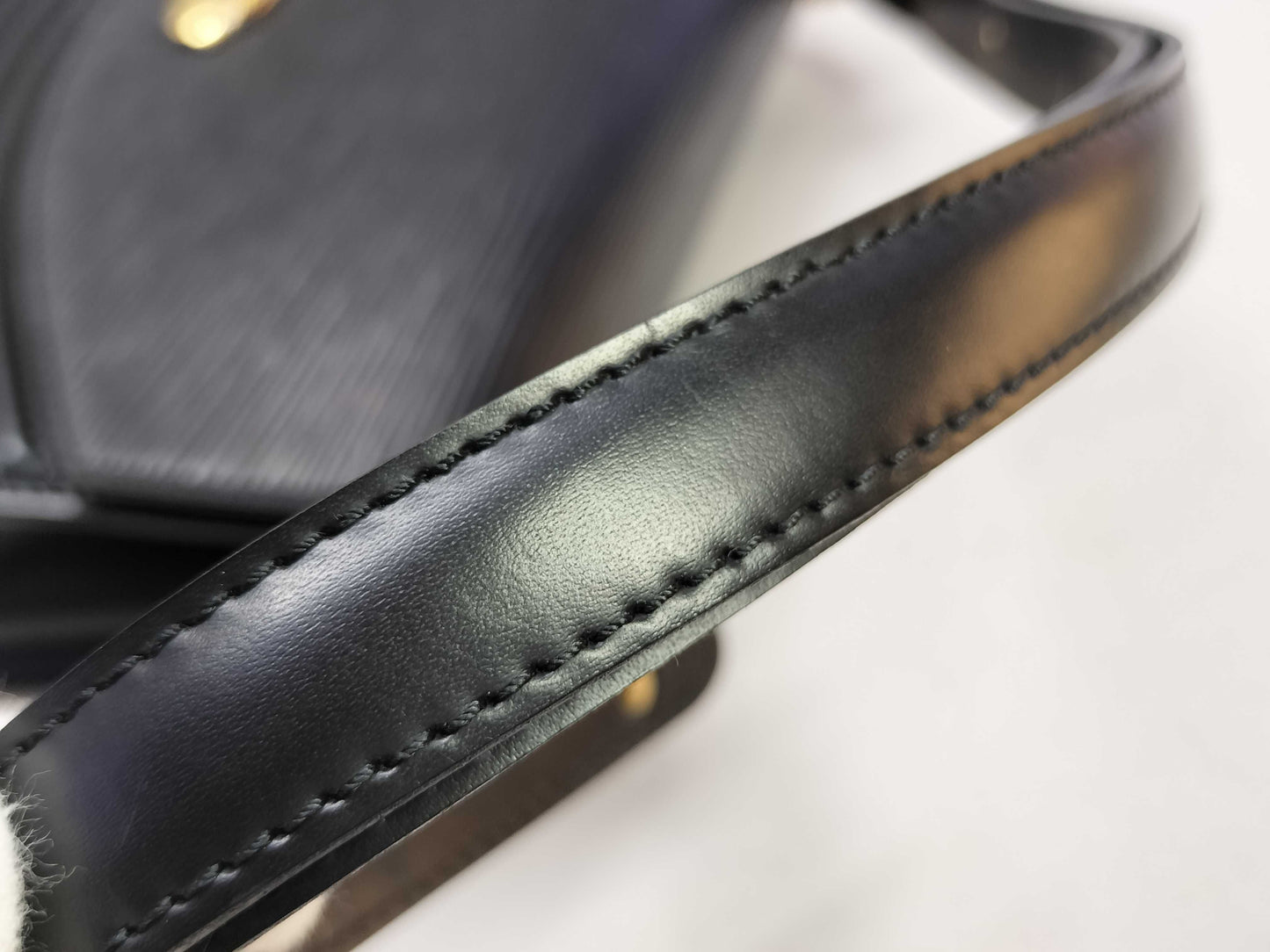 LOUIS VUITTON Epi Tilsitt Noir Shoulder Bag M52482