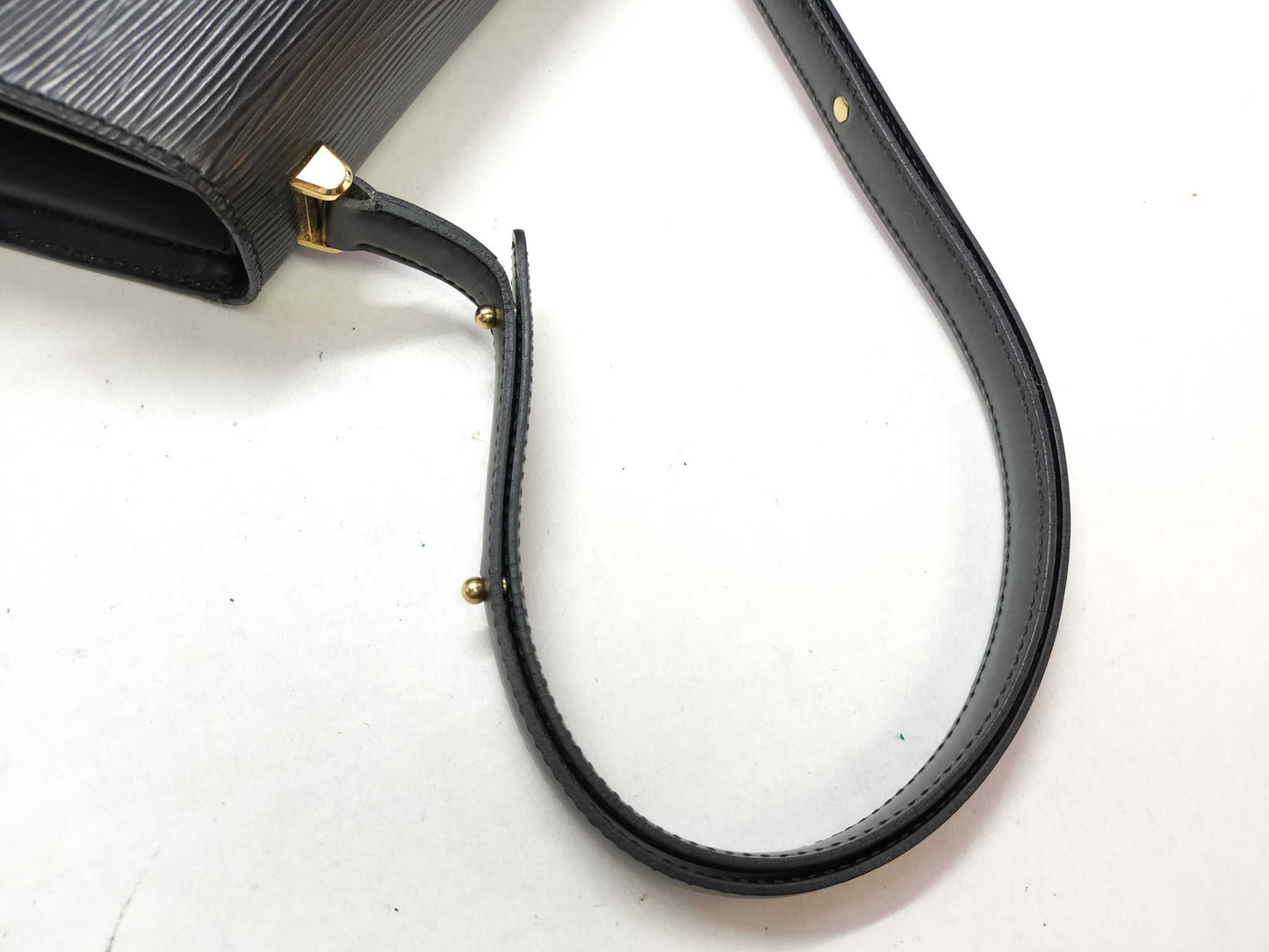LOUIS VUITTON Epi Tilsitt Noir Shoulder Bag M52482