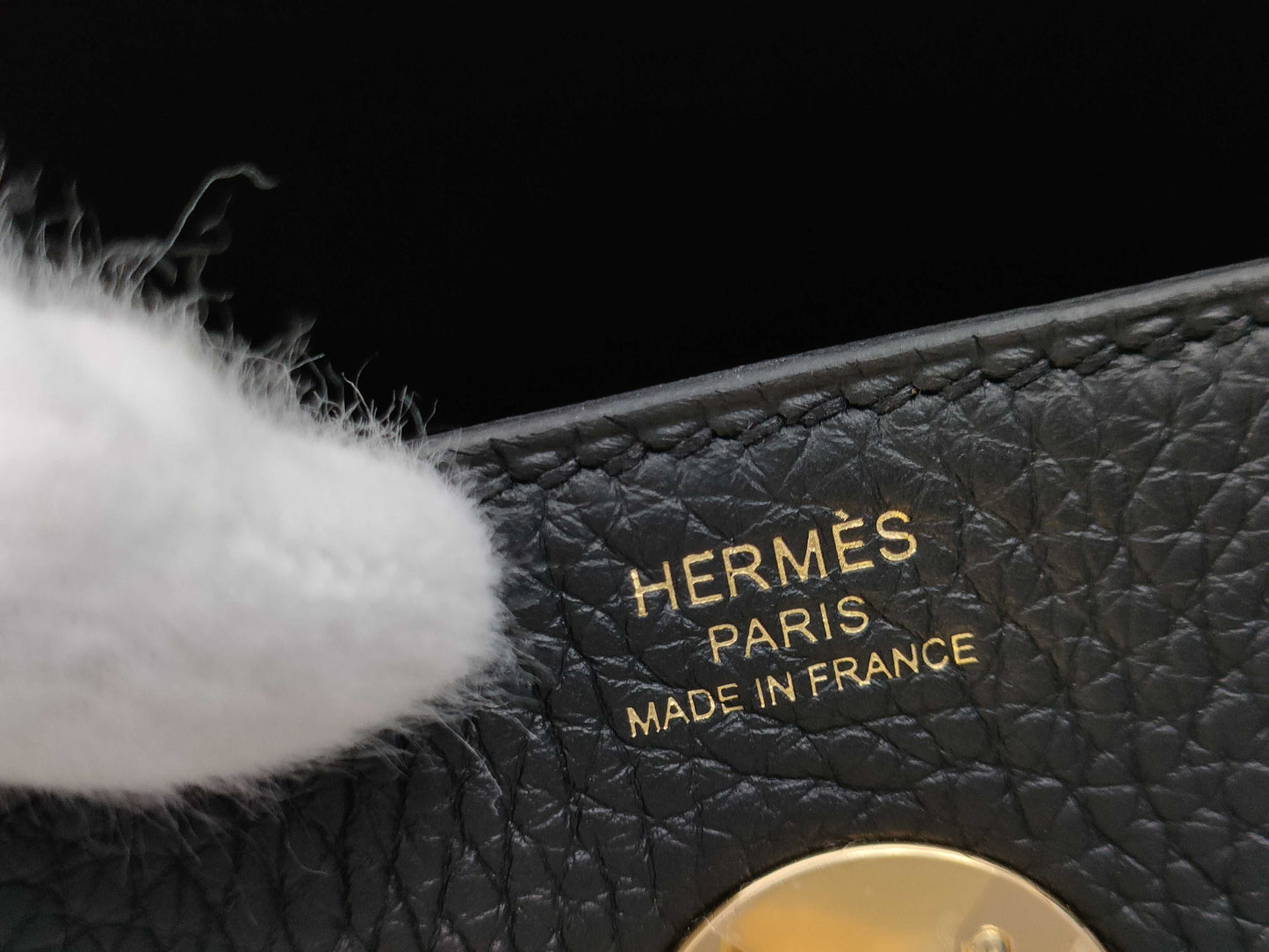 HERMES Lindy 26 Black Taurillon Clemence Leather Shoulder Bag with GD Hardware and K Stamp