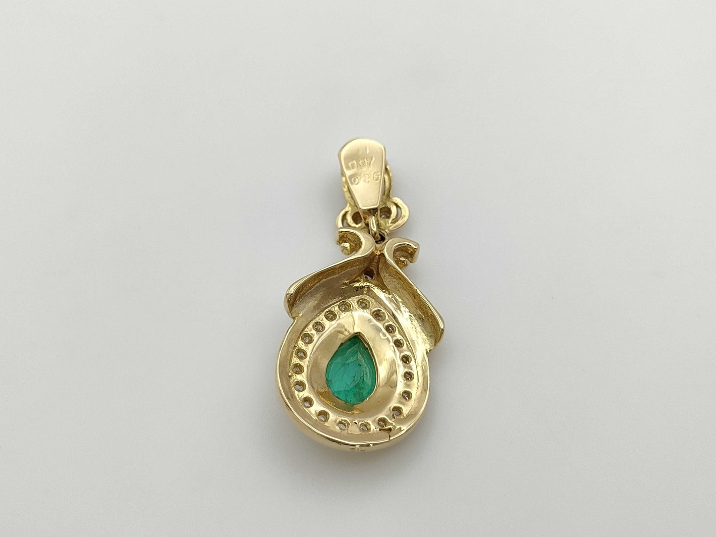E0.97ct D0.26ct K18 5.7g Pendant Top