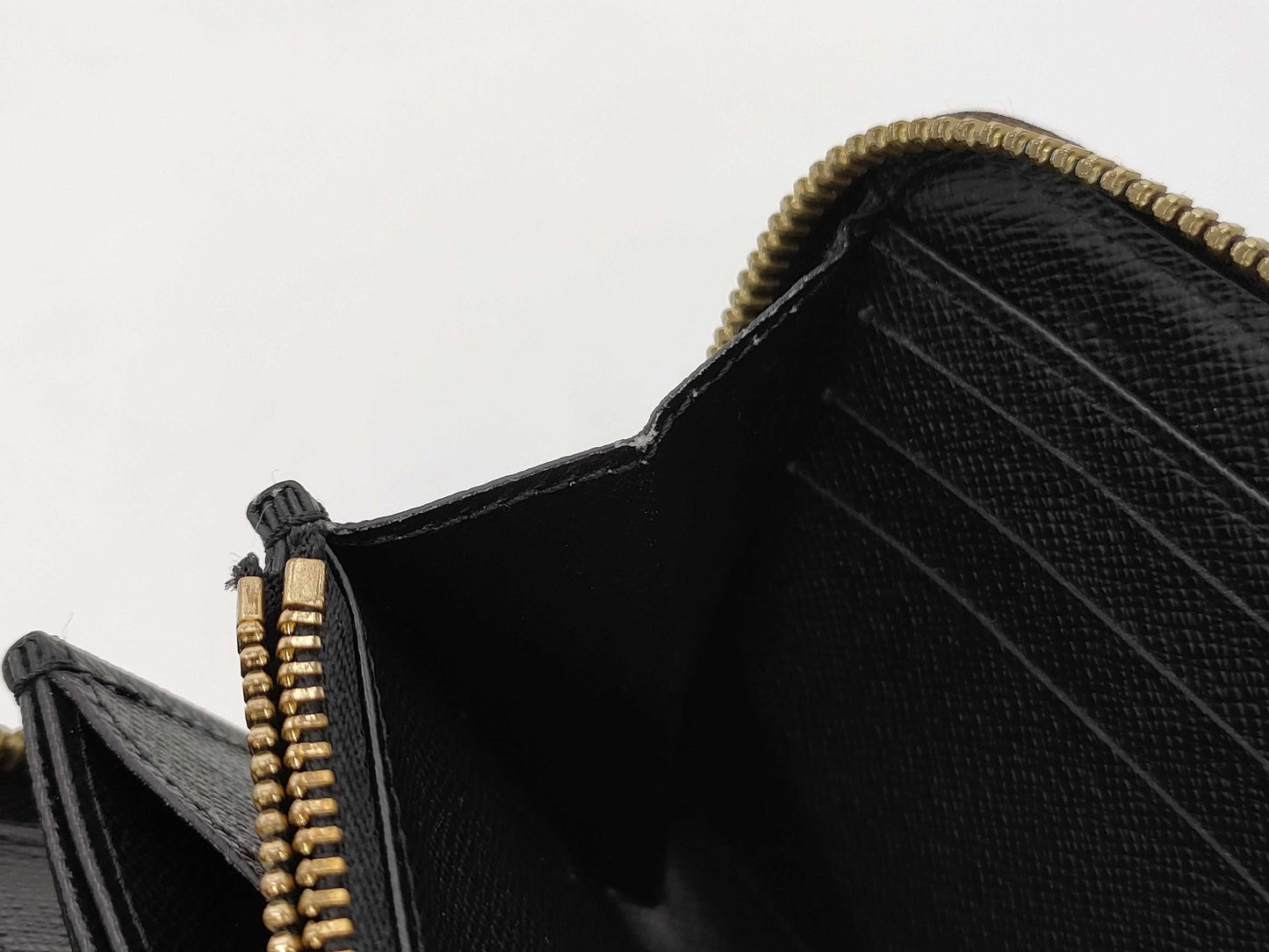 LOUIS VUITTON Monogram Giant Reverse Zippy Wallet