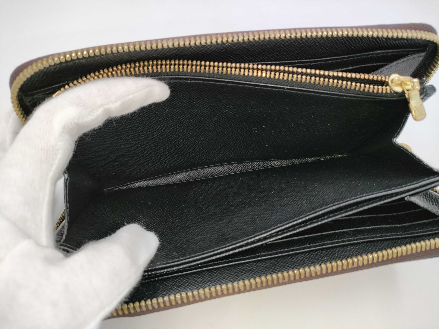 LOUIS VUITTON Monogram Giant Reverse Zippy Wallet