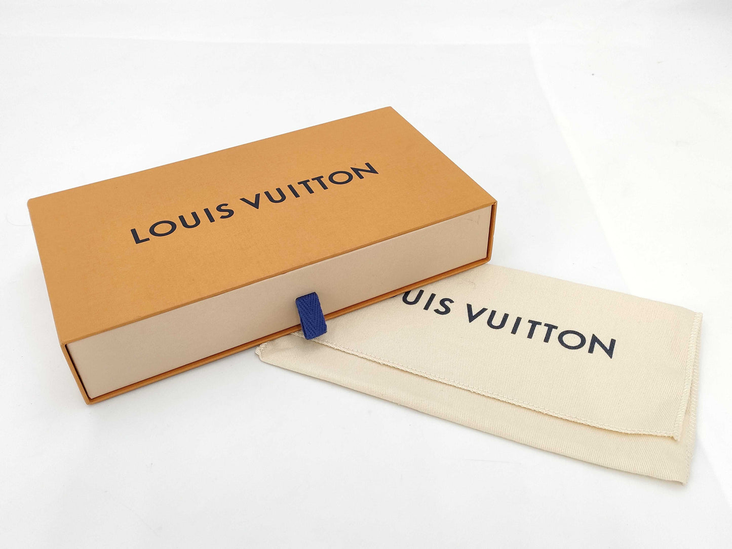 LOUIS VUITTON Monogram Empreinte Zippy Wallet Noir Wallet