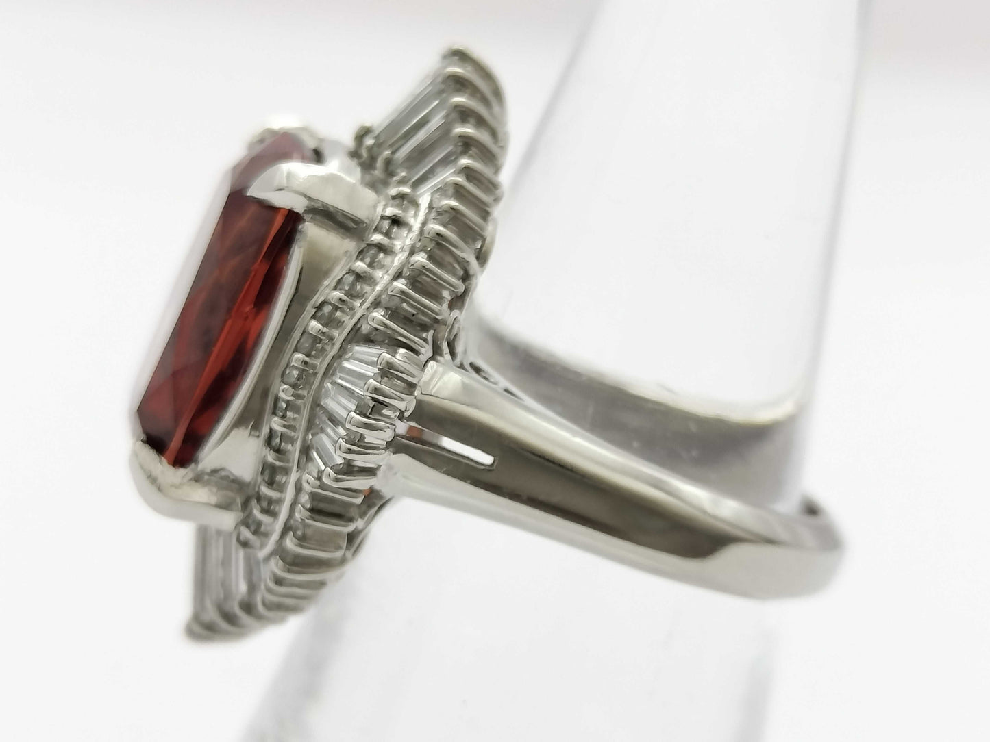 Andesine 7.436c D1.17ct PT900 15.3g Ring