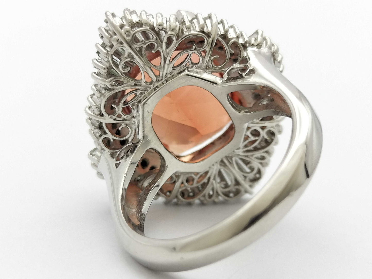Andesine 7.436c D1.17ct PT900 15.3g Ring