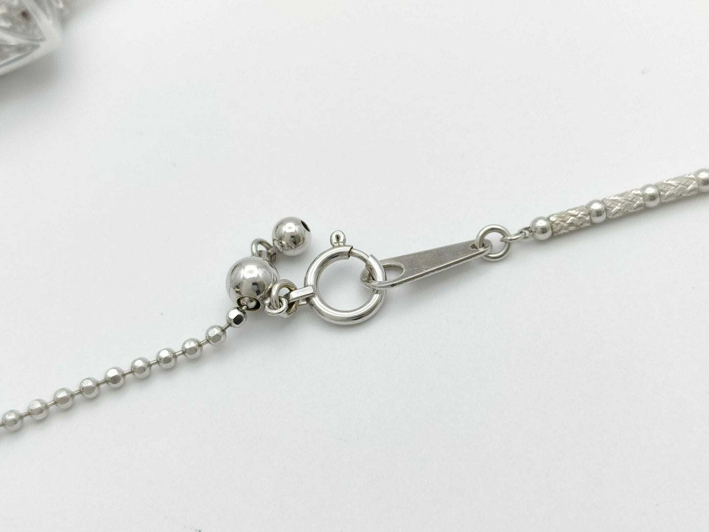 A 11.06ct R 0.04ct D 0.59ct K18/K18WG 13.4g Necklace