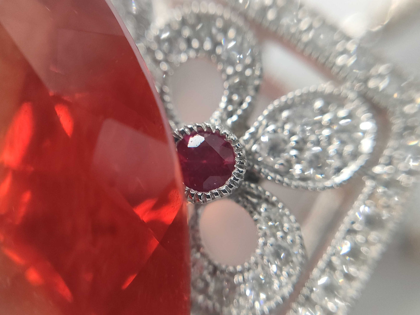 A 11.06ct R 0.04ct D 0.59ct K18/K18WG 13.4g Necklace