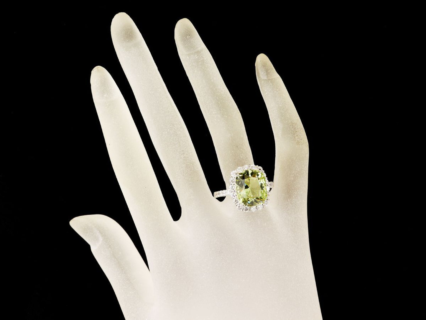 Green Beryl 6.557ct D1.24ct Pt900 9.2g Ring