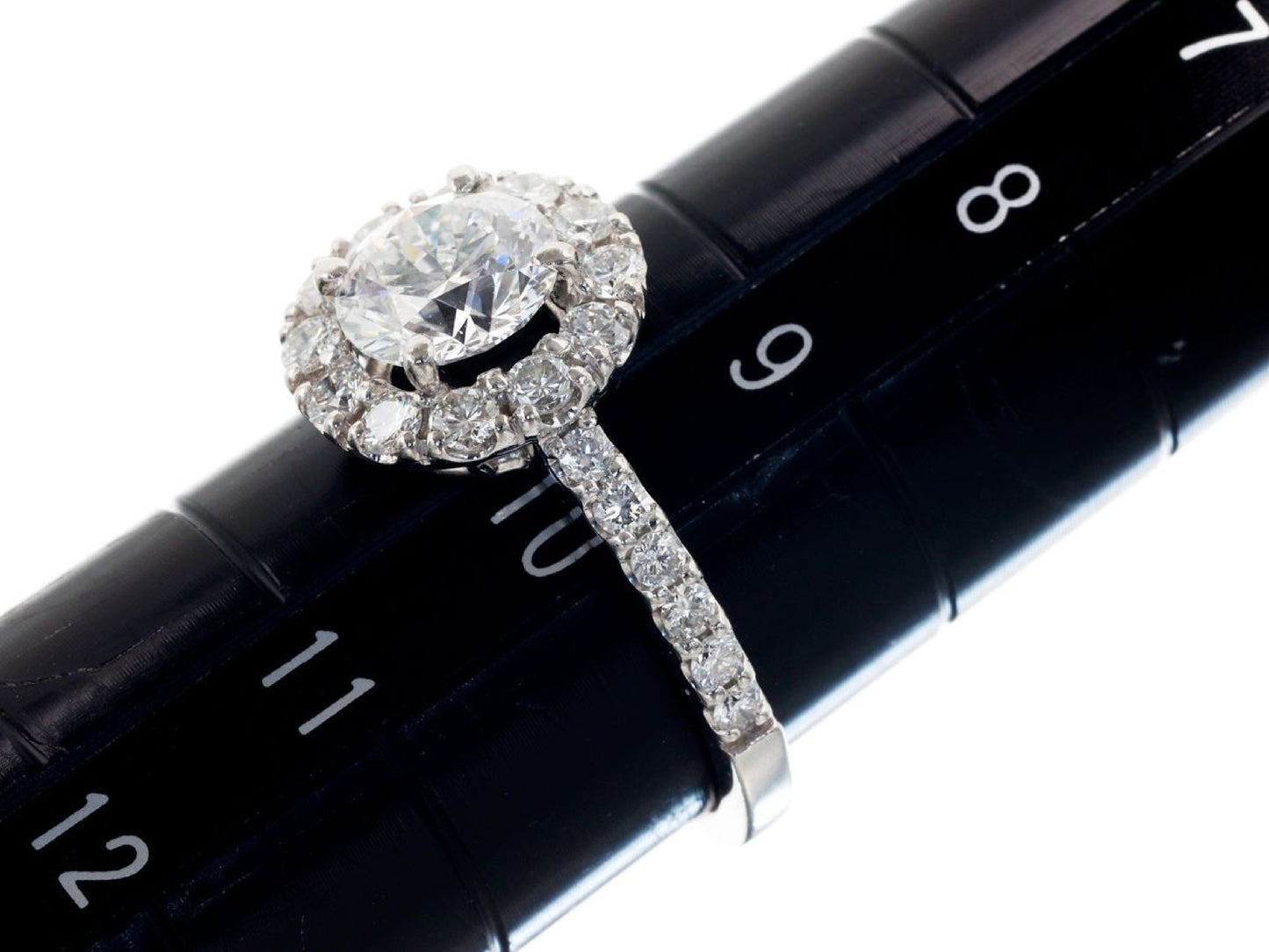 D1.050/0.54ct Pt900 4.1g Ring