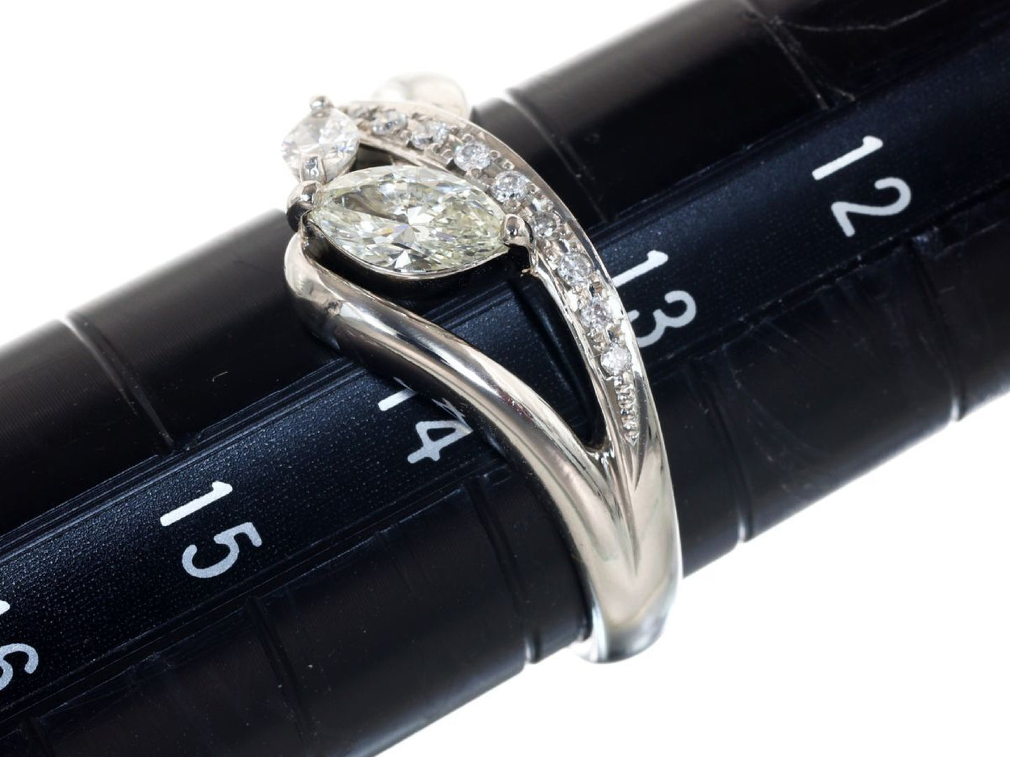 D0.36/0.18ct Pt900 6.5g Ring